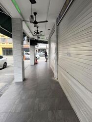Sims Avenue (D14), Retail #632857071